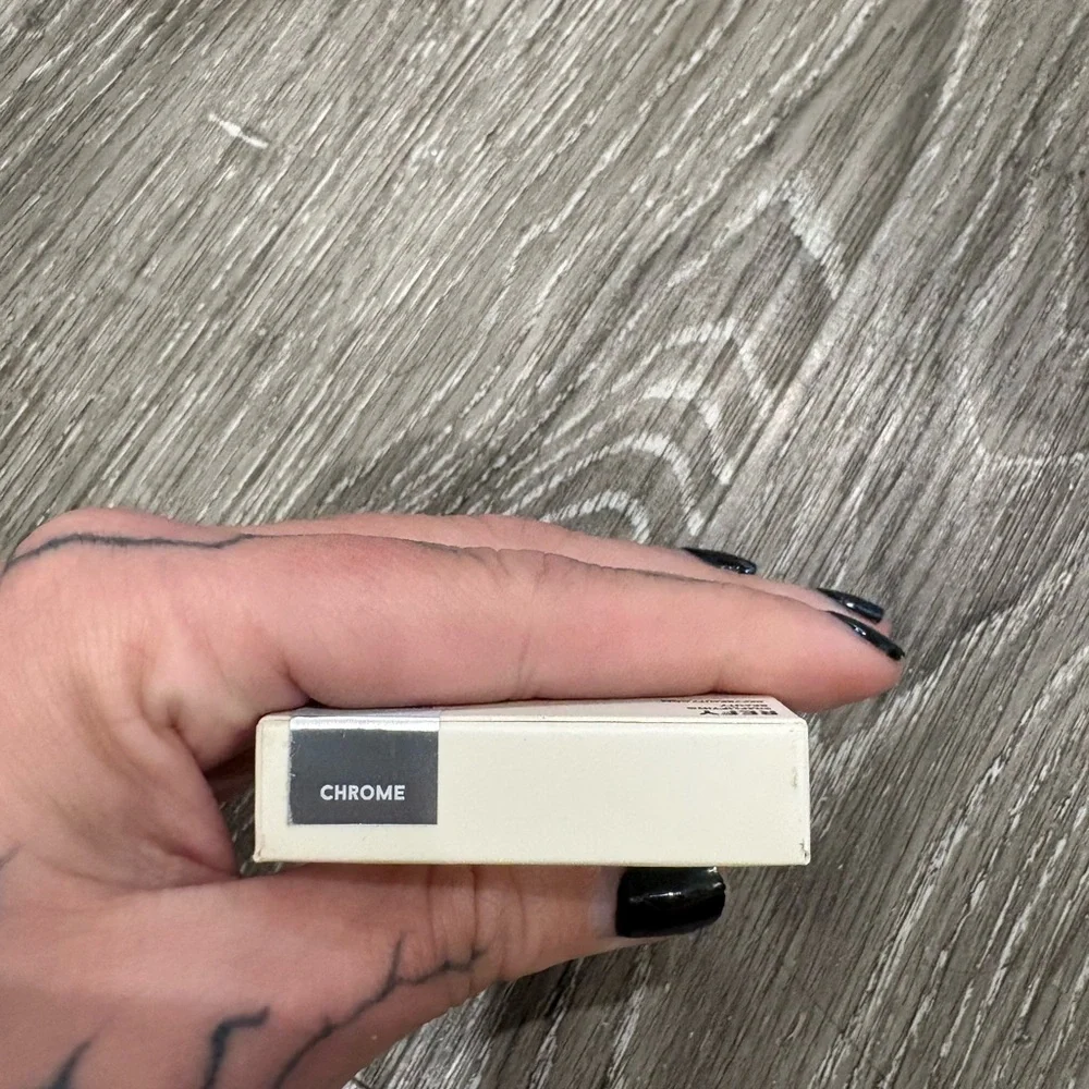 REFY Cream Shimmer Highlighter - Off-White - Picture 2 of 2